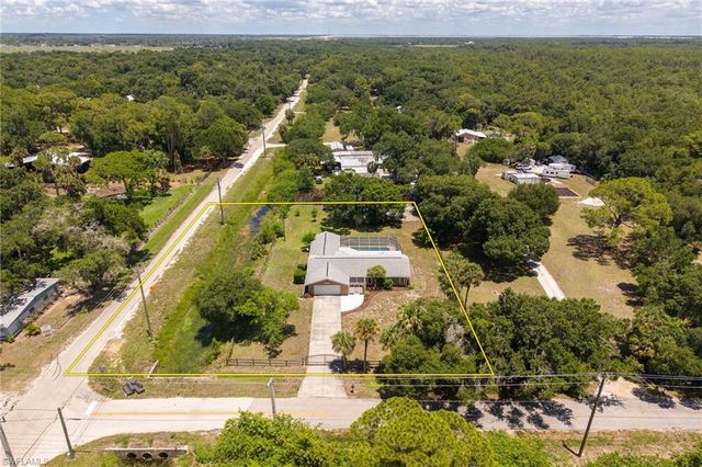 22031 Edwards DR, Alva, FL 33920