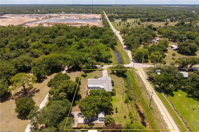 22031 Edwards DR, Alva, FL 33920