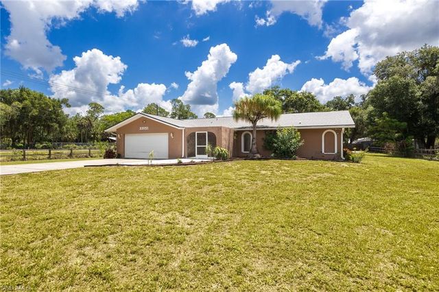22031 Edwards DR, Alva, FL 33920