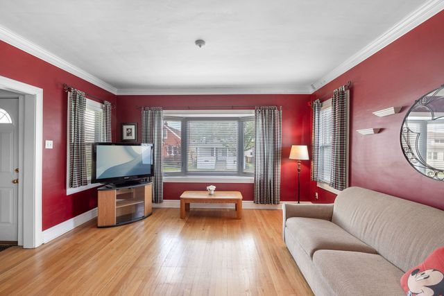 4030 Vernon Avenue, Brookfield, IL 60513