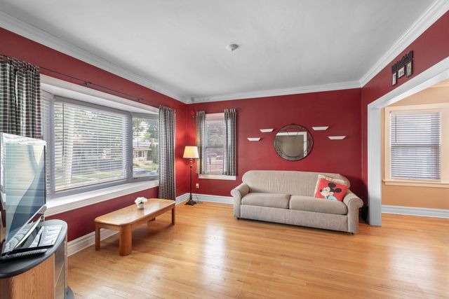 4030 Vernon Avenue, Brookfield, IL 60513