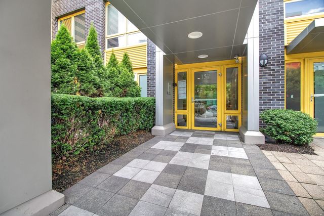 157 Sixth Street 206, Cambridge, MA 02142