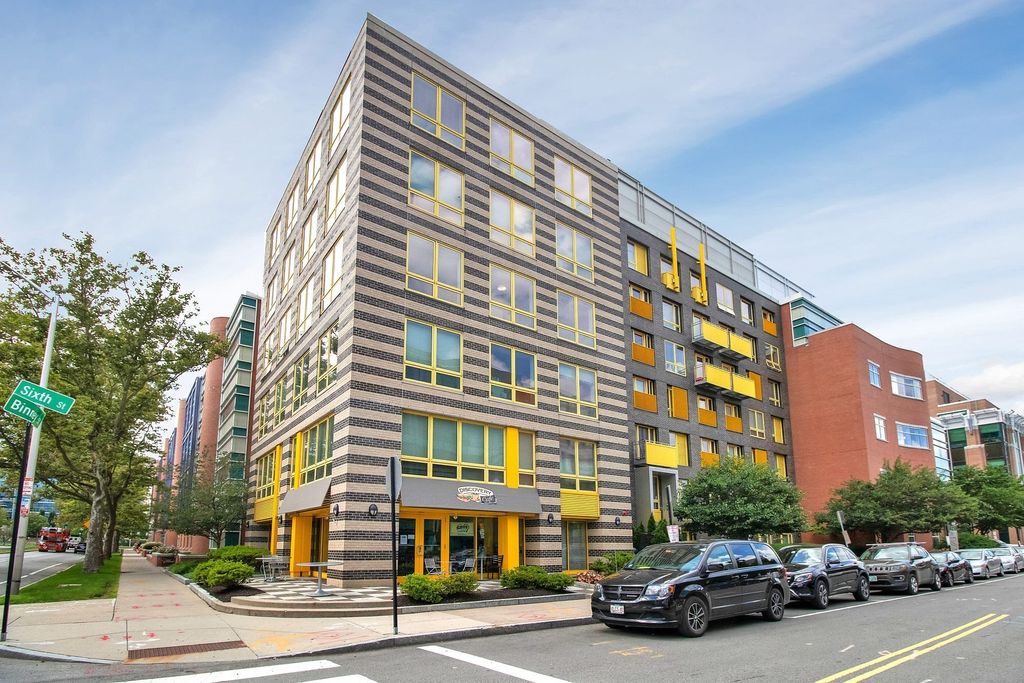 157 Sixth Street 206, Cambridge, MA 02142