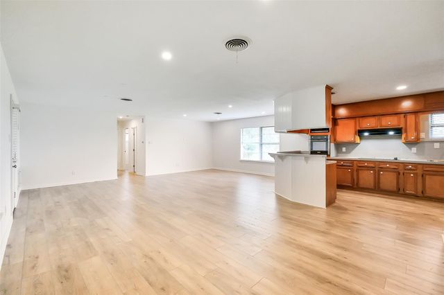 3605 Longherridge Drive, Pearland, TX 77581