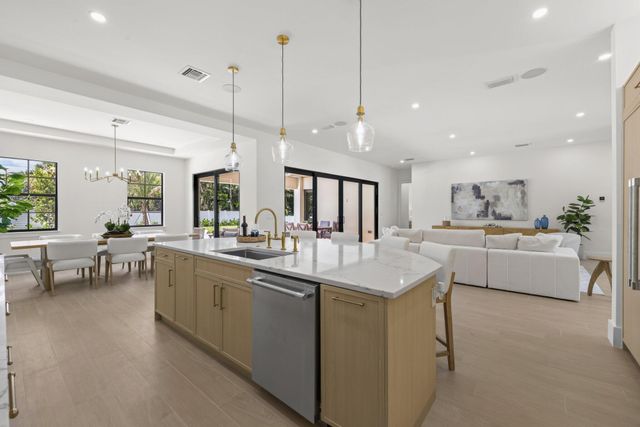2384 WINDSOR Road, Palm Beach Gardens, FL 33410