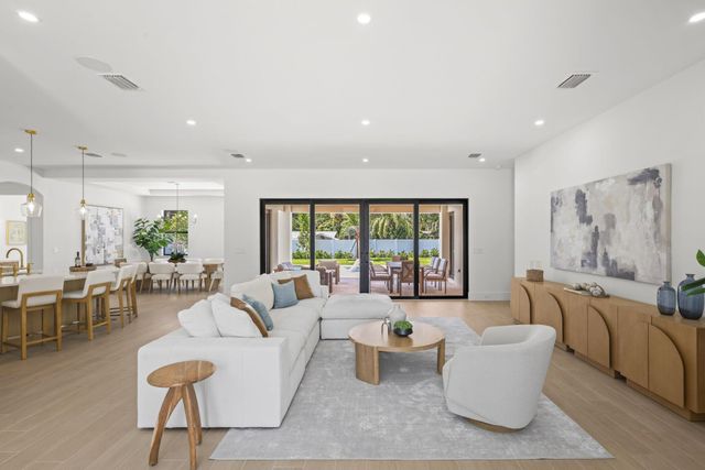 2384 WINDSOR Road, Palm Beach Gardens, FL 33410