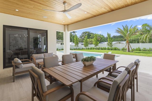 2384 WINDSOR Road, Palm Beach Gardens, FL 33410