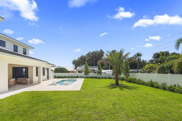 2384 WINDSOR Road, Palm Beach Gardens, FL 33410