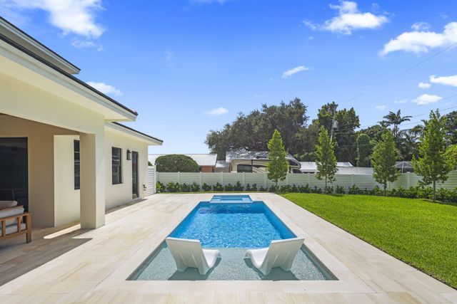 2384 WINDSOR Road, Palm Beach Gardens, FL 33410