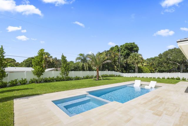 2384 WINDSOR Road, Palm Beach Gardens, FL 33410