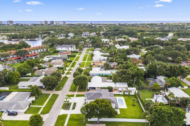 2384 WINDSOR Road, Palm Beach Gardens, FL 33410