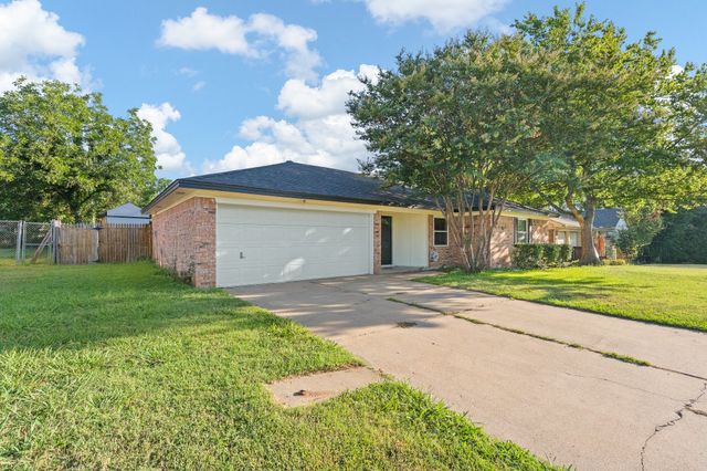 1206 Hemphill Drive, Cleburne, TX 76033