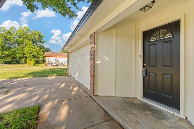 1206 Hemphill Drive, Cleburne, TX 76033