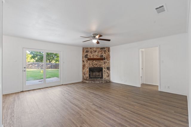 1206 Hemphill Drive, Cleburne, TX 76033