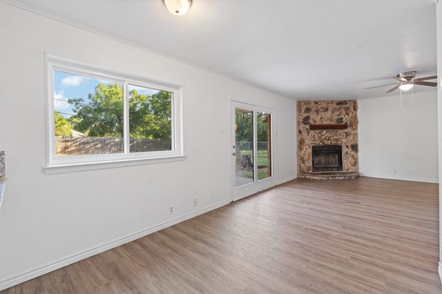 1206 Hemphill Drive, Cleburne, TX 76033
