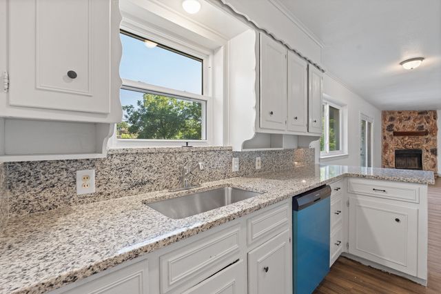1206 Hemphill Drive, Cleburne, TX 76033