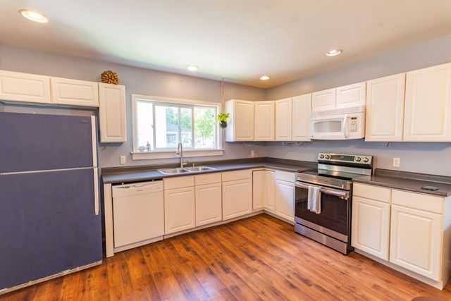 227 N Franklin Street, Lawton, MI 49065