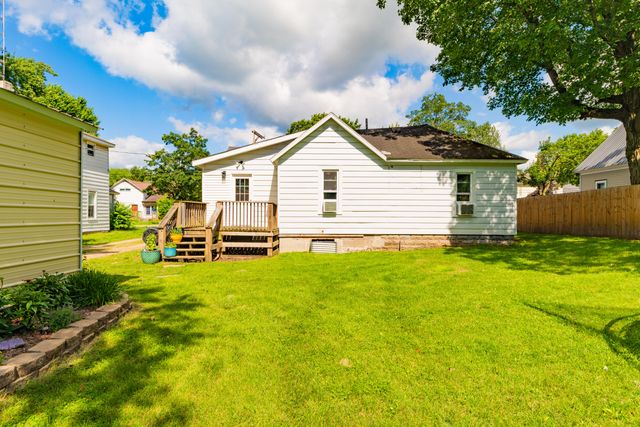 227 N Franklin Street, Lawton, MI 49065