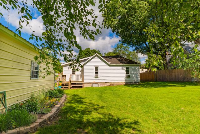 227 N Franklin Street, Lawton, MI 49065