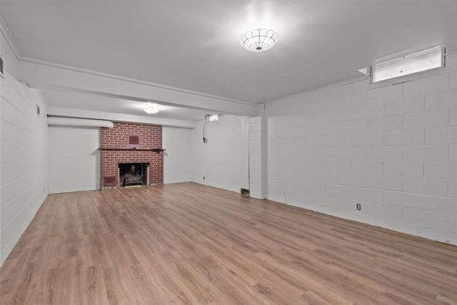 1 BROKAW PLACE, Appleton, WI 54911