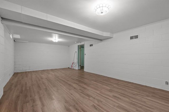 1 BROKAW PLACE, Appleton, WI 54911