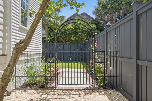 35 Gibbes Street, Charleston, SC 29401