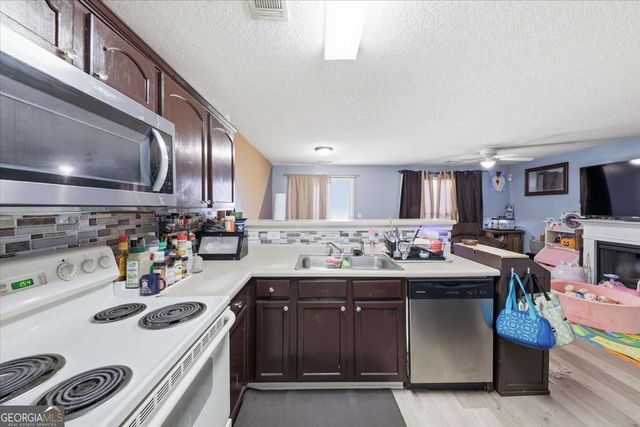 7222 Alicias Way, Morrow, GA 30260