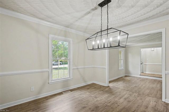 204 Arch RD, Chesapeake, VA 23322