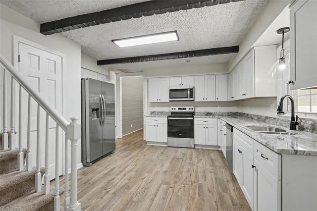 204 Arch RD, Chesapeake, VA 23322
