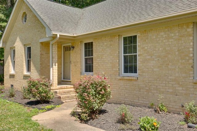 204 Arch RD, Chesapeake, VA 23322