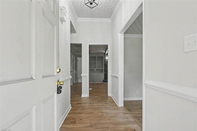 204 Arch RD, Chesapeake, VA 23322