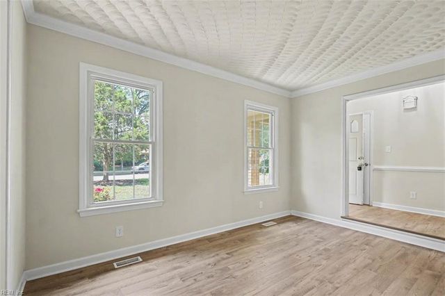 204 Arch RD, Chesapeake, VA 23322