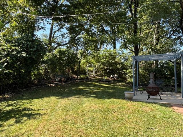 8823 E 57th Street E, Raytown, MO 64133