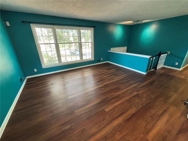 8823 E 57th Street E, Raytown, MO 64133
