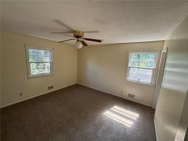8823 E 57th Street E, Raytown, MO 64133