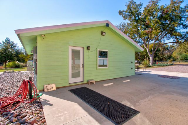 227 Newcastle Drive, Gordonville, TX 76245