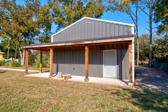 227 Newcastle Drive, Gordonville, TX 76245
