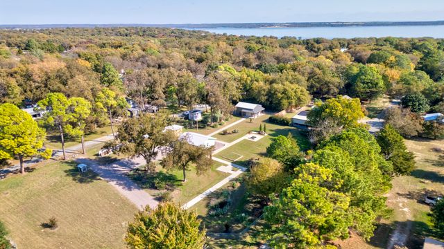 227 Newcastle Drive, Gordonville, TX 76245
