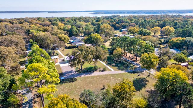227 Newcastle Drive, Gordonville, TX 76245
