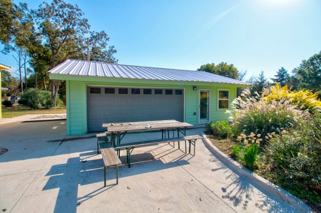 227 Newcastle Drive, Gordonville, TX 76245