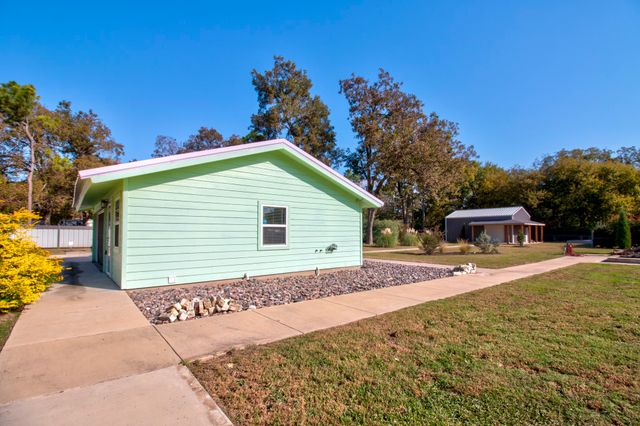 227 Newcastle Drive, Gordonville, TX 76245