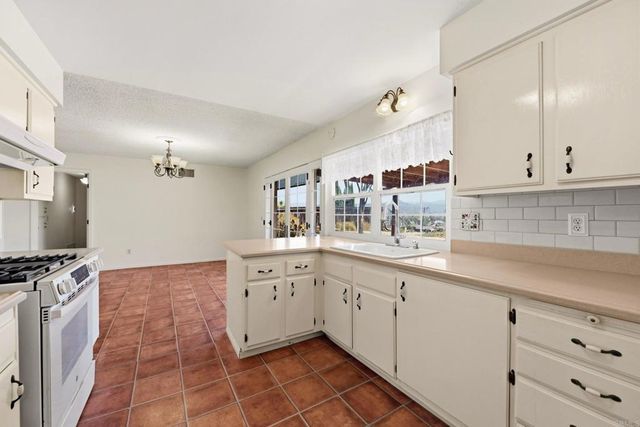 720 Mclain Street, Escondido, CA 92027