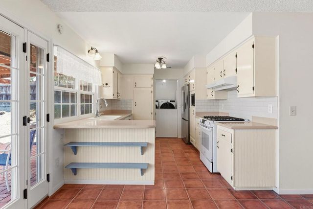 720 Mclain Street, Escondido, CA 92027