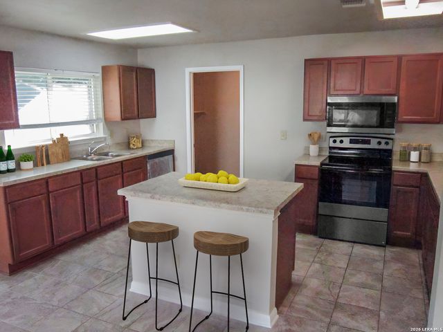 13535 MASON CREST DR, San Antonio, TX 78247