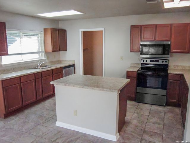 13535 MASON CREST DR, San Antonio, TX 78247