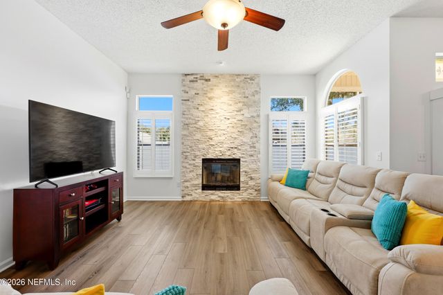 2860 GOLDEN POND Boulevard, Orange Park, FL 32073