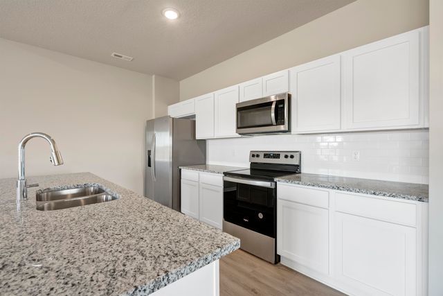 2221 S Monticello Pl, Andover, KS 67002