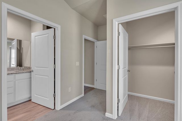 2221 S Monticello Pl, Andover, KS 67002