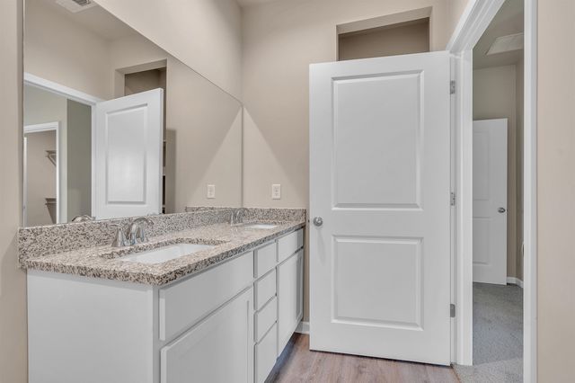 2221 S Monticello Pl, Andover, KS 67002