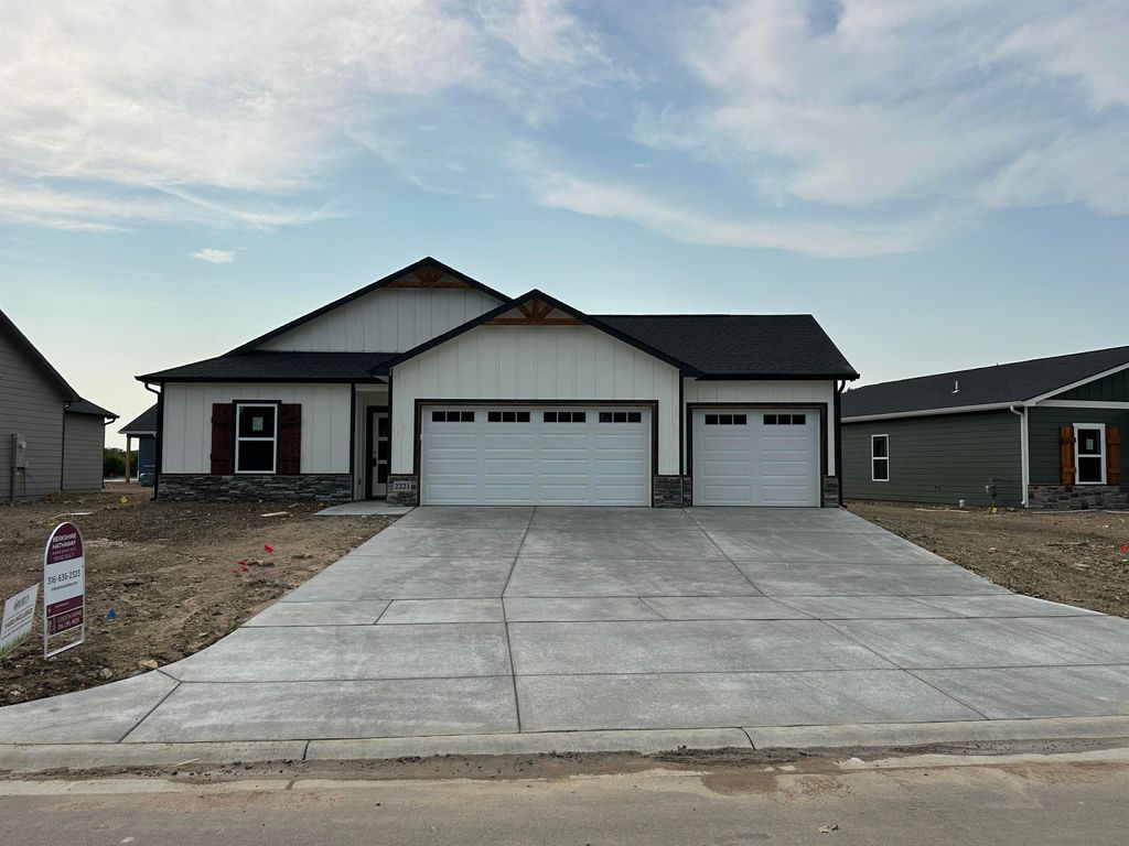 2221 S Monticello Pl, Andover, KS 67002